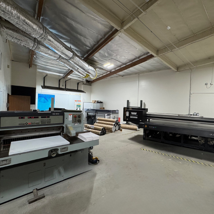 High-resolution digital printing equipment used for wallcovering and acoustical panels
